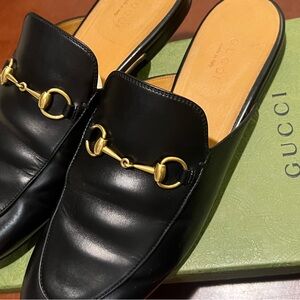 Gucci Betis Glamour Horsebit Mules 39 Nero